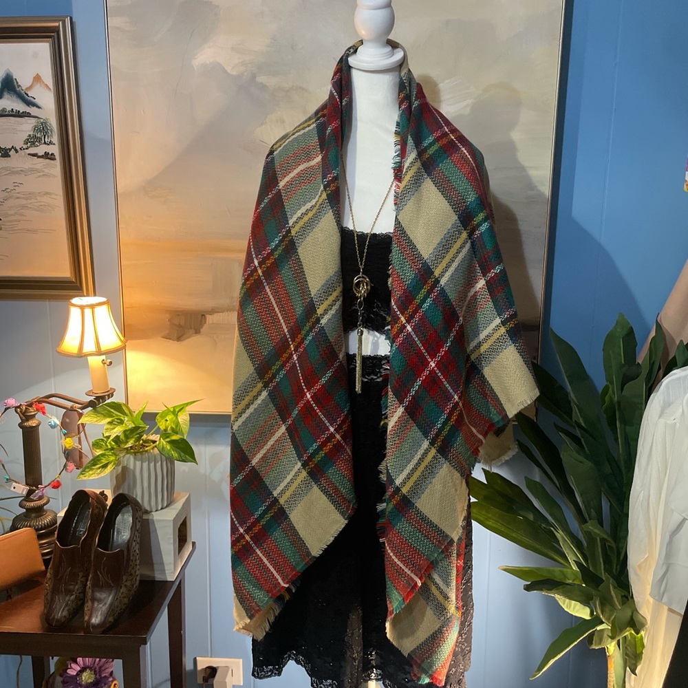 Elegant Plaid Scarf Wrap in Red and Green
